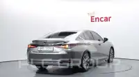 2019 Lexus ES