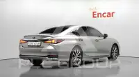 2019 Lexus ES