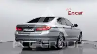 2020 BMW 520