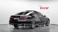 2020 BMW 740
