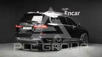 2020 BMW X7M