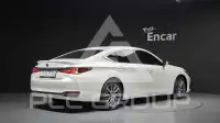 2020 Lexus ES
