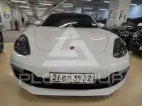 2020 Porsche Panamera