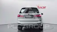 2021 BMW X7