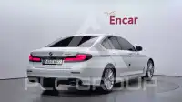 2021 BMW 520