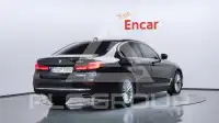 2021 BMW 520