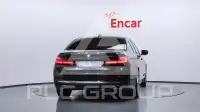 2021 BMW 520