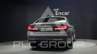 2021 BMW 520