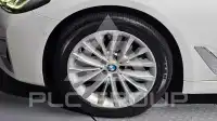 2021 BMW 530