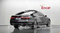 2021 BMW 740