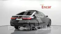 2021 BMW 740M
