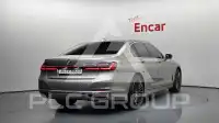 2021 BMW 730
