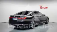 2021 BMW 730