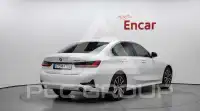 2021 BMW 320