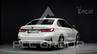 2021 BMW 320