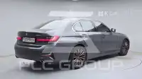2021 BMW 320