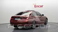 2021 BMW 320