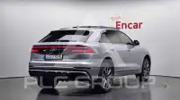 2021 Audi Q8