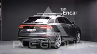 2021 Audi Q8