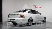 2021 Volvo S90