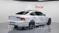 2021 Volvo S90