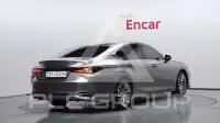 2021 Lexus ES
