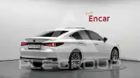 2021 Lexus ES