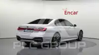 2022 BMW 730M
