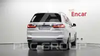 2022 BMW X7