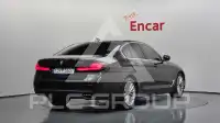 2022 BMW 530