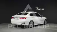 2022 BMW 320