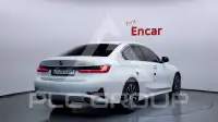 2022 BMW 320