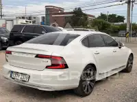 2022 Volvo S90
