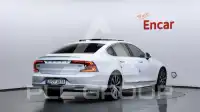 2022 Volvo S90