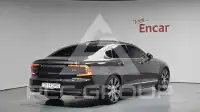 2022 Volvo S90