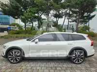 2022 Volvo V60