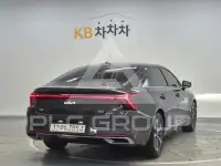 2022 KIA K8