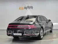 2022 Genesis G90