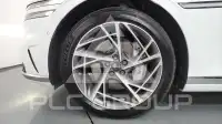 2022 Genesis G90