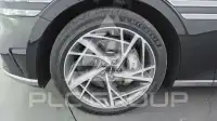 2022 Genesis G90