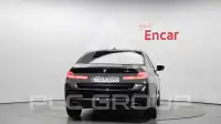 2023 BMW 520