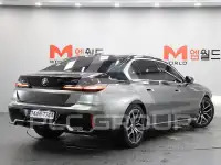 2023 BMW 740M