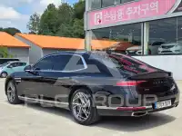 2023 Genesis G90