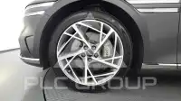 2023 Genesis G90