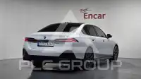 2024 BMW 523M