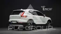 2025 Volvo XC40