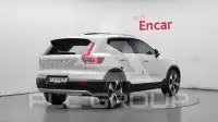 2025 Volvo XC40