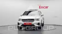 2025 Volvo XC40