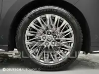 2025 Lexus LM300