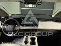 2025 Lexus LM300